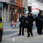 canh sat vu trang uk