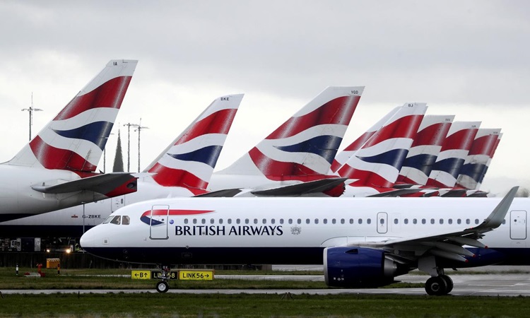 Các máy bay của hãng hàng không Anh British Airways tại sân bay Heathrow, London hồi tháng 3. Ảnh: Reuters.